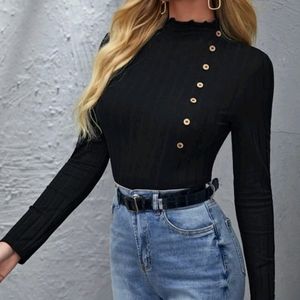 Long sleeve black button detail